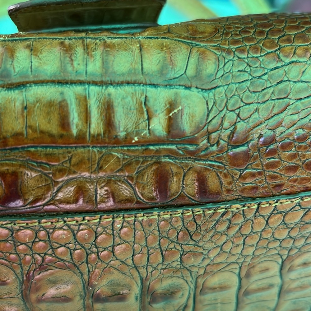 Vintage Brahmin toasted almond /cream Sophie bag. leather, alligator 🐊 print. - Picture 11 of 12